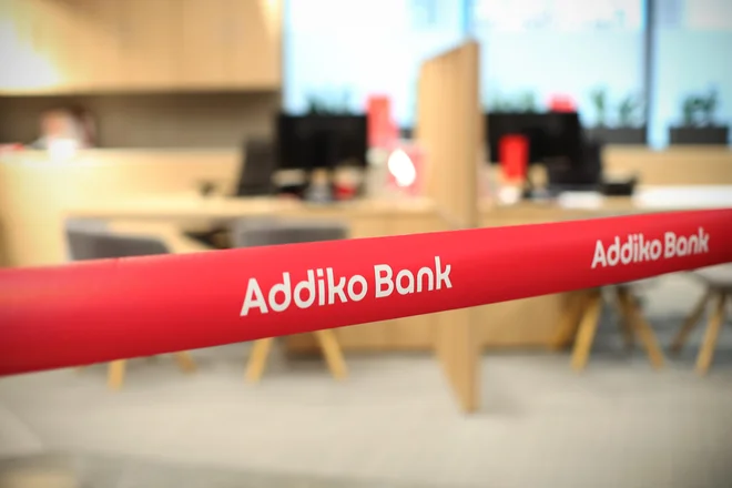 Danes je zadnji dan, ko si lahko delničarji avstrijske banke Addiko, ki so sprejeli cenovno nižjo ponudbo RBI, še premislijo. FOTO: Jure Eržen