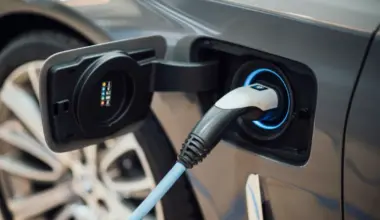 Kupce električnih vozil skrbi, da bi zmanjkalo subvencij