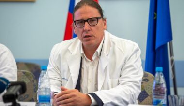 Smešno, kakšna nagrada bi pripadala šefu UKC Ljubljana