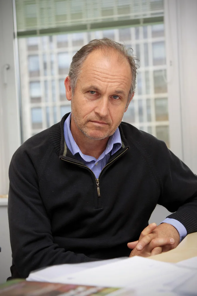 Direktor CSD Ljubljana Ivan Janko Cafuta priznava, da imajo težave s parkiriščem za potrebe uporabnikov CSD na Dunajski cesti. FOTO: Leon VIDIC