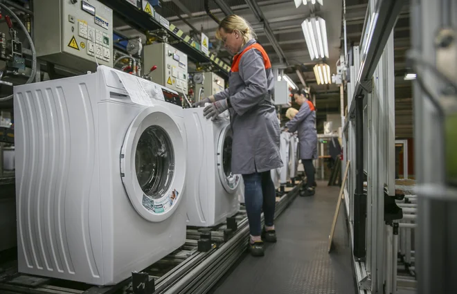 Največji izvoz je ustvaril proizvajalec gospodinjskih aparatov Gorenje z dobrimi tremi milijardami evrov prihodkov na tujih trgih FOTO: Jože Suhadolnik/Delo
