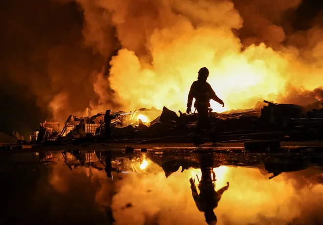 Zakaj Evropa ne stori ničesar, da bi se ta morija v Ukrajini končala? FOTO: Anatolii Stepanov/Reuters