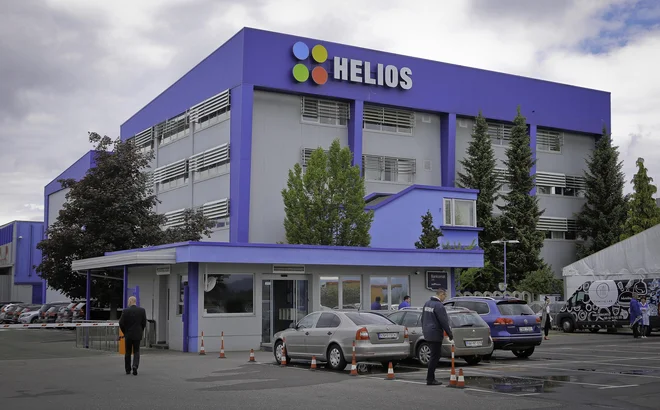 Leta 2001 je bilo podjetje Chromos prodano slovenskemu podjetju Helios. FOTO: Jože Suhadolnik