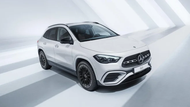 Kompakten SUV z izrazitim značajem – Mercedes-Benz GLA navdušuje s športnim videzom, prestižnim udobjem in sodobnim digitalnim okoljem. FOTO: Mercedes-Benz AG