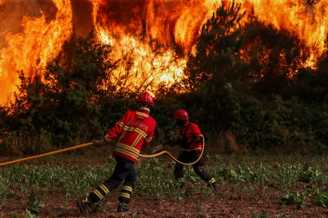 Peklensko je bilo tudi na Portugalskem. FOTO: Pedro Rocha/Reuters