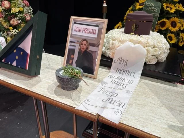 Od Milene Zupančič se lahko žalujoči poslovijo že od 10. ure. FOTO: Kaja Grozina