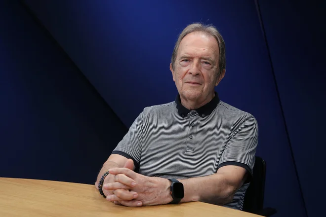 V Delovem studiu smo gostili dr. Miha Brejca, ki trdi, da prvi človek parlamenta, politično gledano drugi človek v državi, dokazano krši ustavo. FOTO: Marko Feist