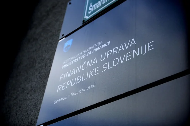 In kako je lahko normiranec nekdo z več kot petimi milijoni evrov letnih prihodkov? FOTO: Arhiv Dela