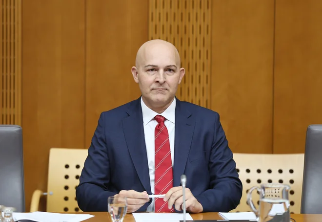Ministrstvo za izobraževanje, znanost in mladino je 19. avgusta na portalu e-demokracija objavilo predlog zakona, ki predvideva ukinitev Akademije znanosti za trajnostni razvoj Slovenije. FOTO: Jože Suhadolnik