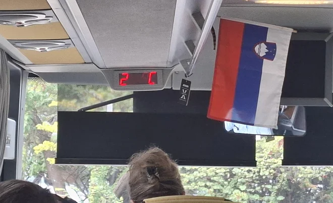 Zastava v kabini avtobusa FOTO: Bralec Tomaž