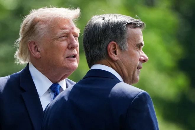 Ratcliffov prihod v Moskvo je v Washingtonu in evropskih prestolnicah sprožil številna ugibanja, saj ameriška administracija obiska sprva ni javno potrdila. FOTO: Nathan Howard/Reuters