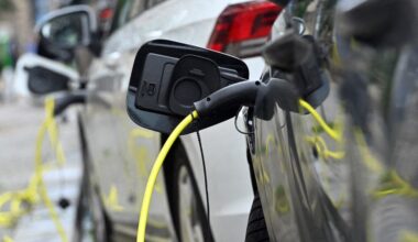 Zakaj je subvencioniranje električnih avtomobilov nespametno in nepravično?