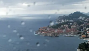 Hrvaška se pripravlja na večja krajevna neurja, ohromljen je ladijski promet