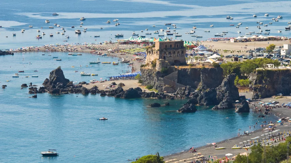 Vse več pravil velja na italijanski letoviščih. Tako tudi v Praia a Mare. / Foto: Istock