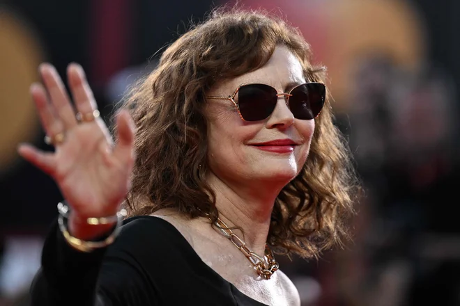Susan Sarandon so na tiskovni konferenci nagradili z dolgim aplavzom. FOTO: Tiziana Fabi/AFP