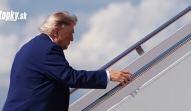 Trump sa pri odlete zo summitu NATO ukryl v kontajneri na jedlo
