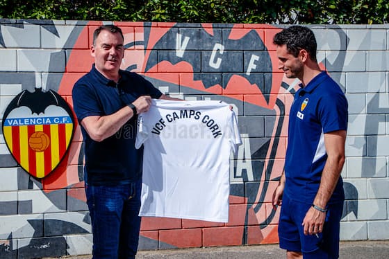 Gambar artikel:Valencia CF strengthen its ties with the VCF Camp in Ireland