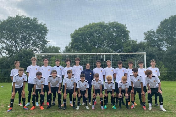 Gambar artikel:Valencia CF strengthen its ties with the VCF Camp in Ireland
