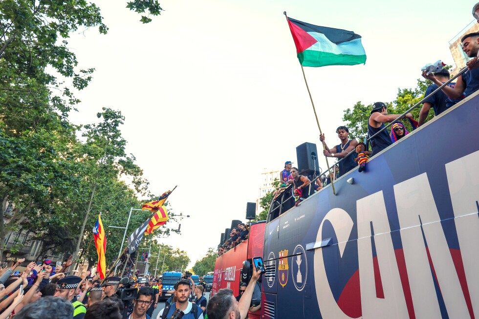 Israeli minister criticizes Barcelona star Lamine Yamal for waving Palestinian flag