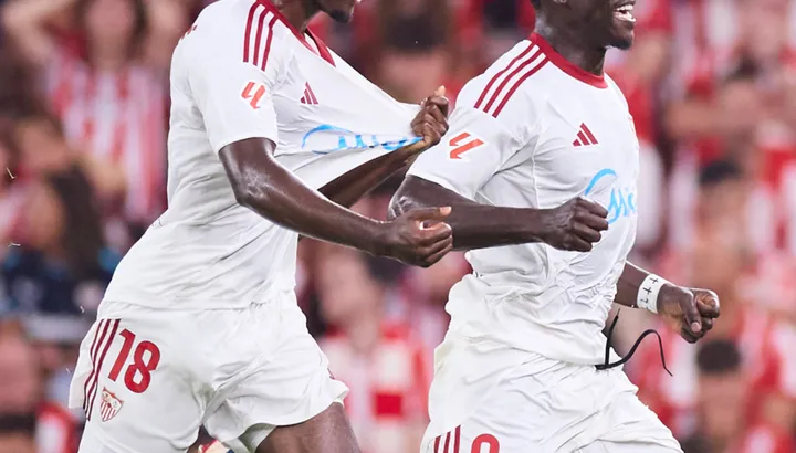 Man Utd transfer news: Michael Carrick offered 'bargain' Sevilla midfielder to replace Casemiro