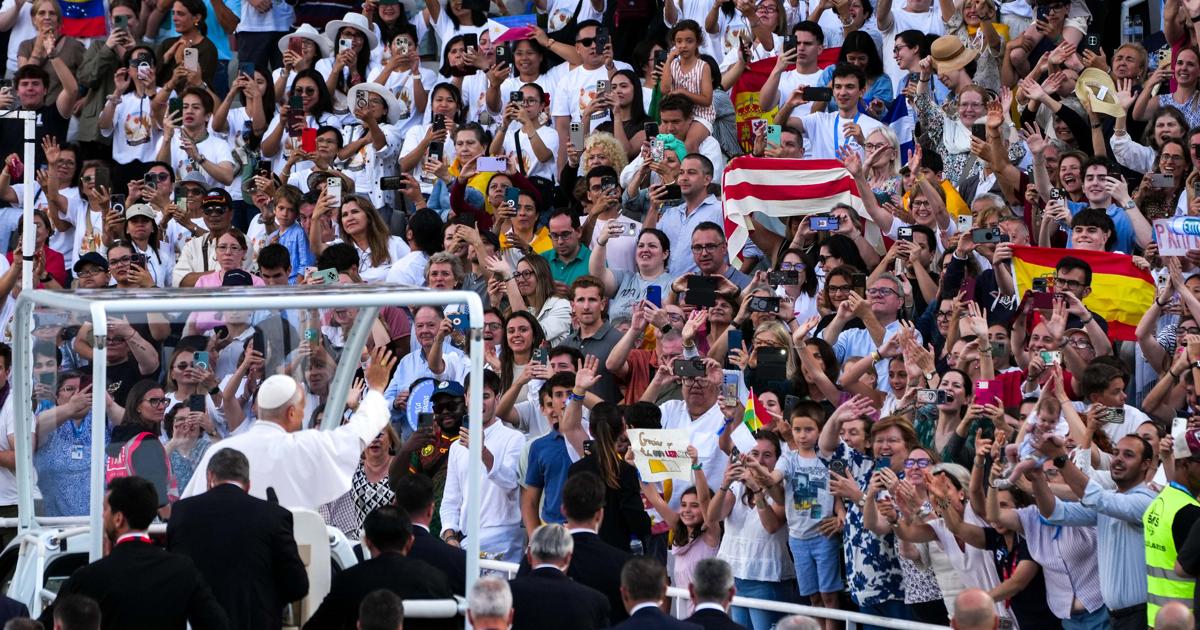 Pope in Spain: Christianity is not about perfection | Vatican