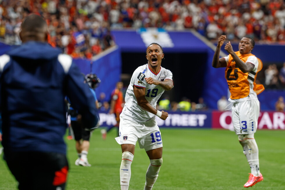Cape Verde stuns Spain with a surprising 0-0 draw in the country's World Cup debut