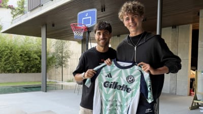 Captain Material | Carles Gil hosts Academy defender Asher Bremser in chance meeting in Spain