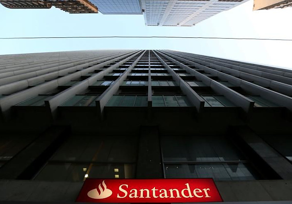 Unions Challenge Santander Over Early Retirement Conditions