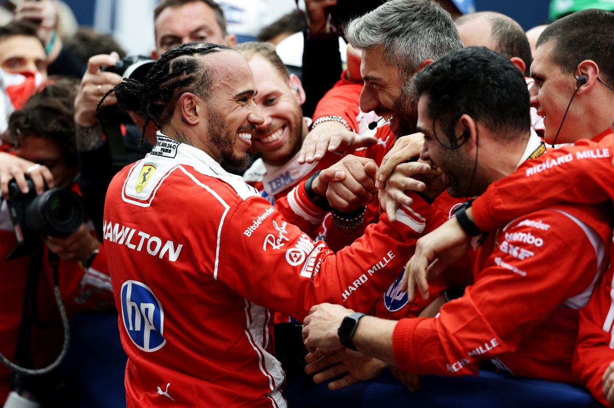 Lewis Hamilton's Barcelona win draws Ferrari warning from Guenther Steiner