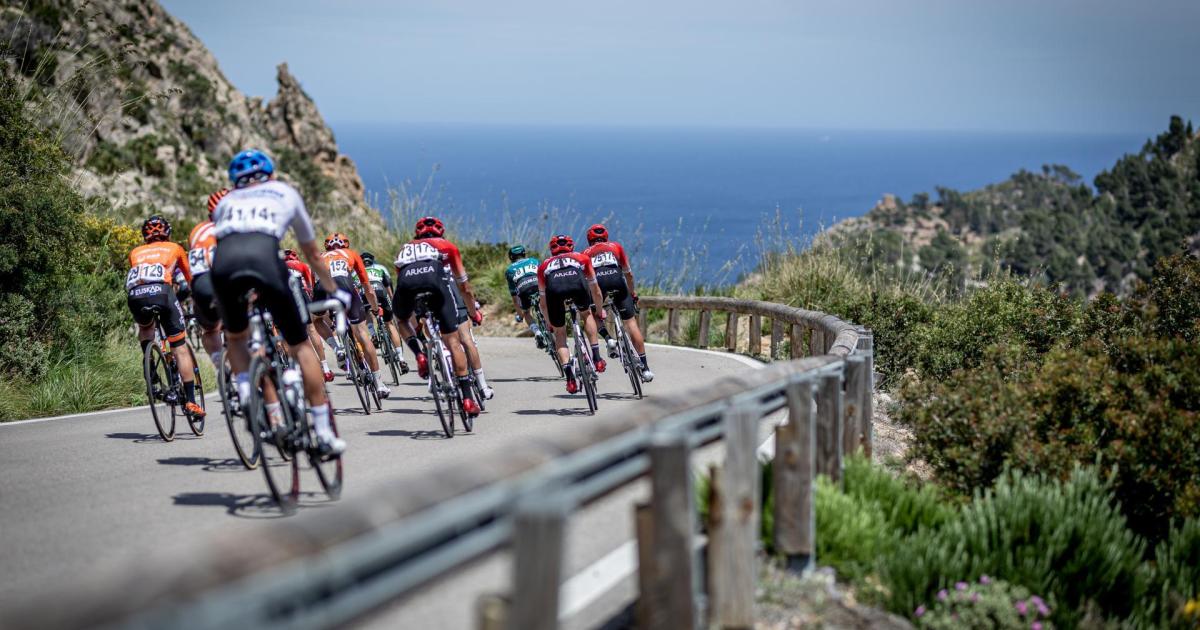 Spain issues warning to cyclists over €1,000 fines for breaking traffic laws