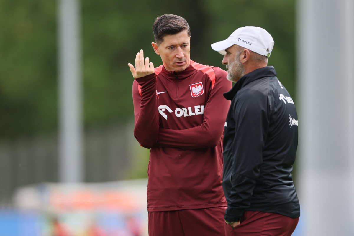 Barcelona striker Robert Lewandowski agrees to join Chicago Fire