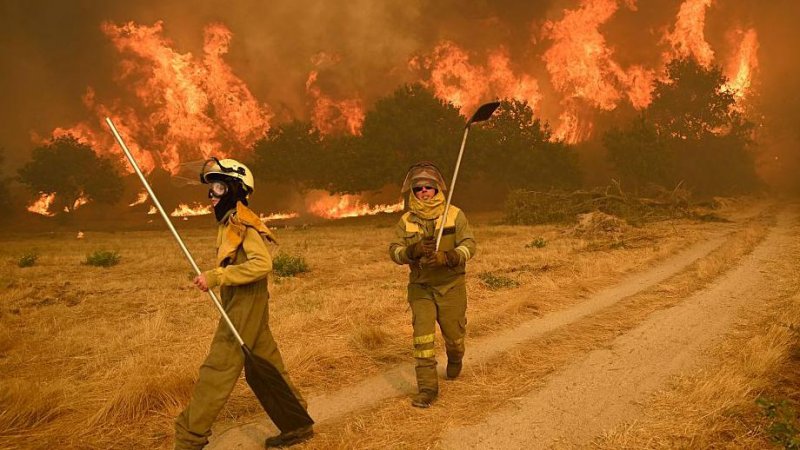 Why are severe wildfires becoming more common in Spain?