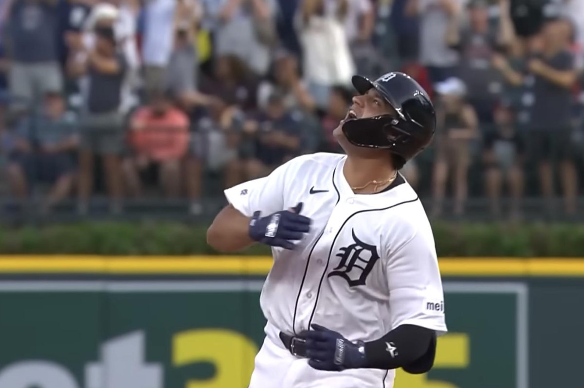 Tigers' Eduardo Valencia homers in first MLB at-bat, honors Venezuela