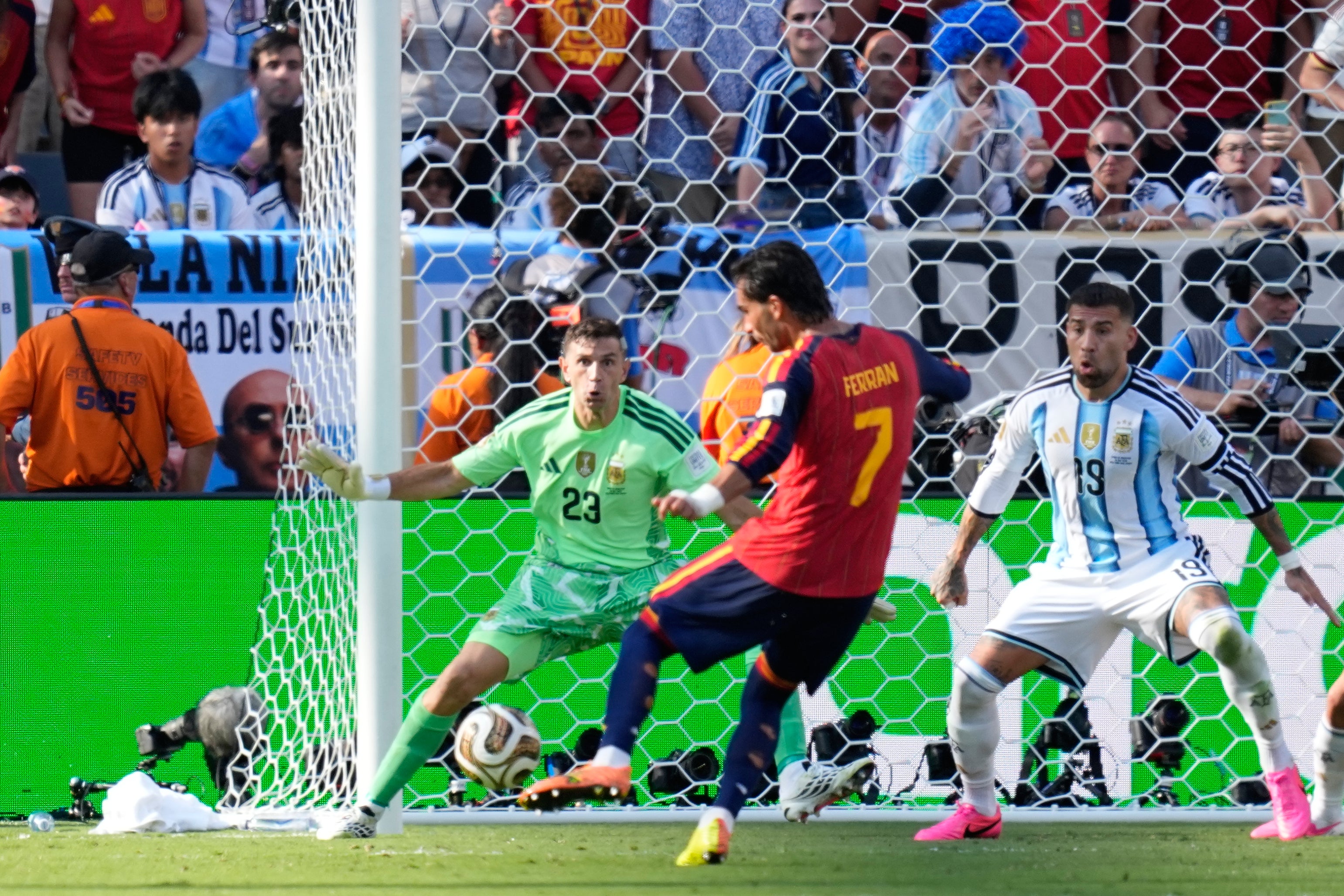 Torres smashed in the opening goal in the 106th minute as Spain dominated a tired Argentina