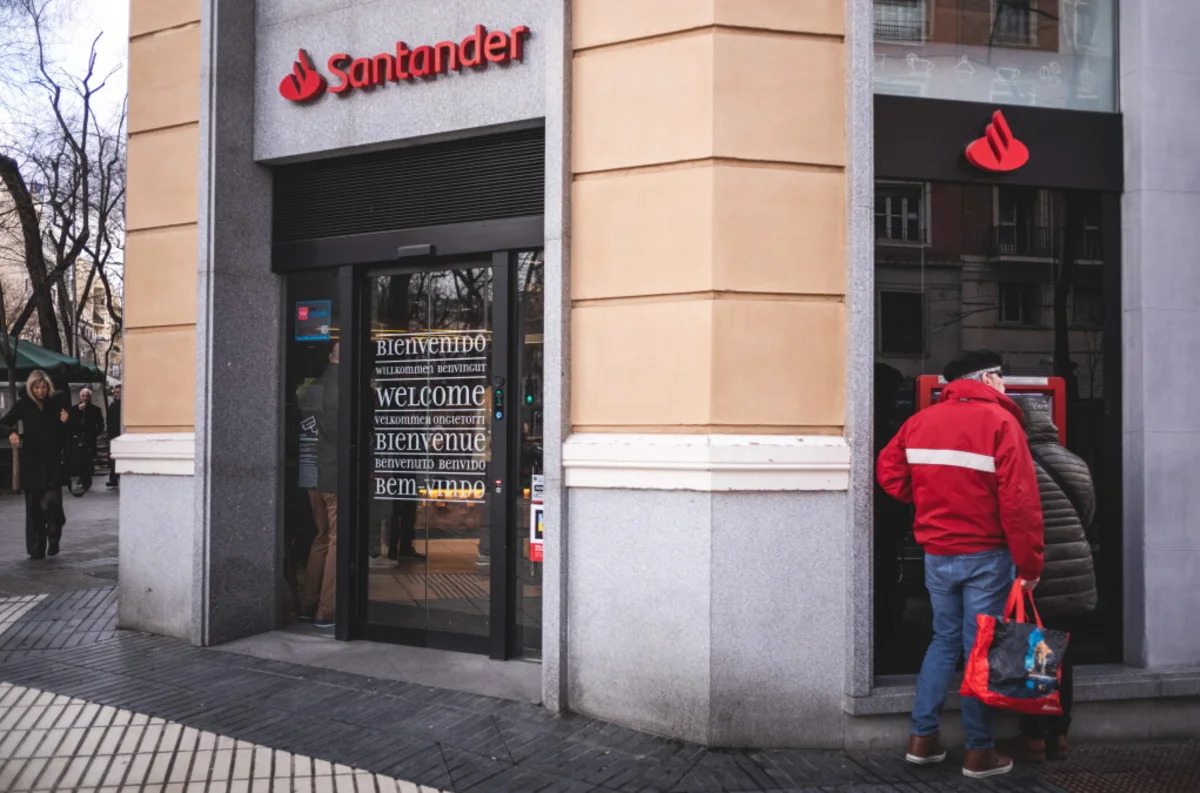 Santander still confident Webster deal will close this year
