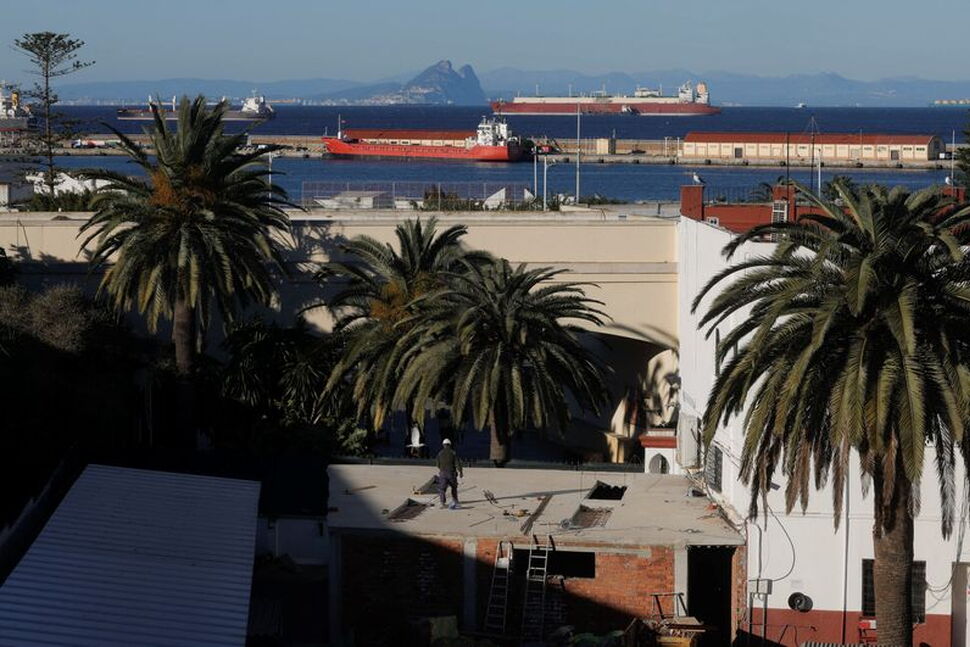 Leader of Spain's Ceuta Warns of Emergency as 1,500 Migrants Arrive in One Week