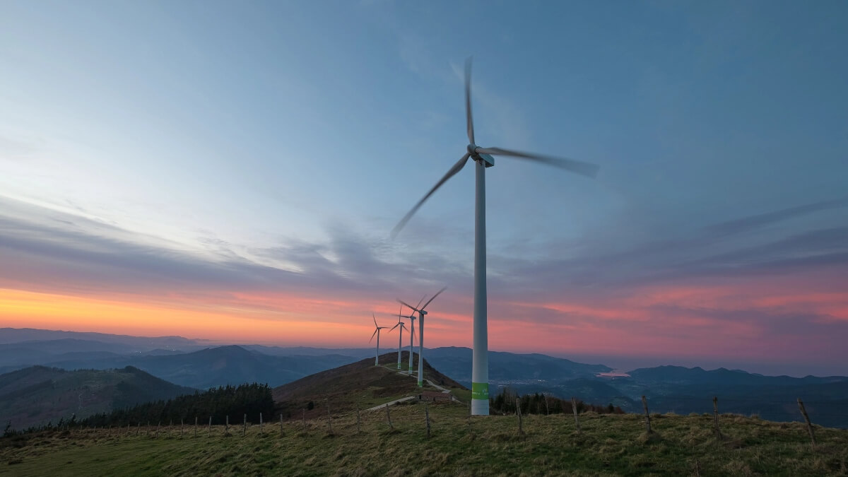 Iberdrola and the Basque Energy Agency (EVE) have signed a 29 million euro green loan agreement with the EIB to support the Labraza wind farm