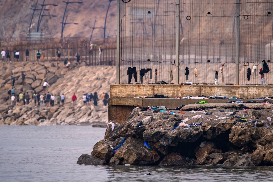 Spain to Erect Fence After Deadly Migrant Stampede