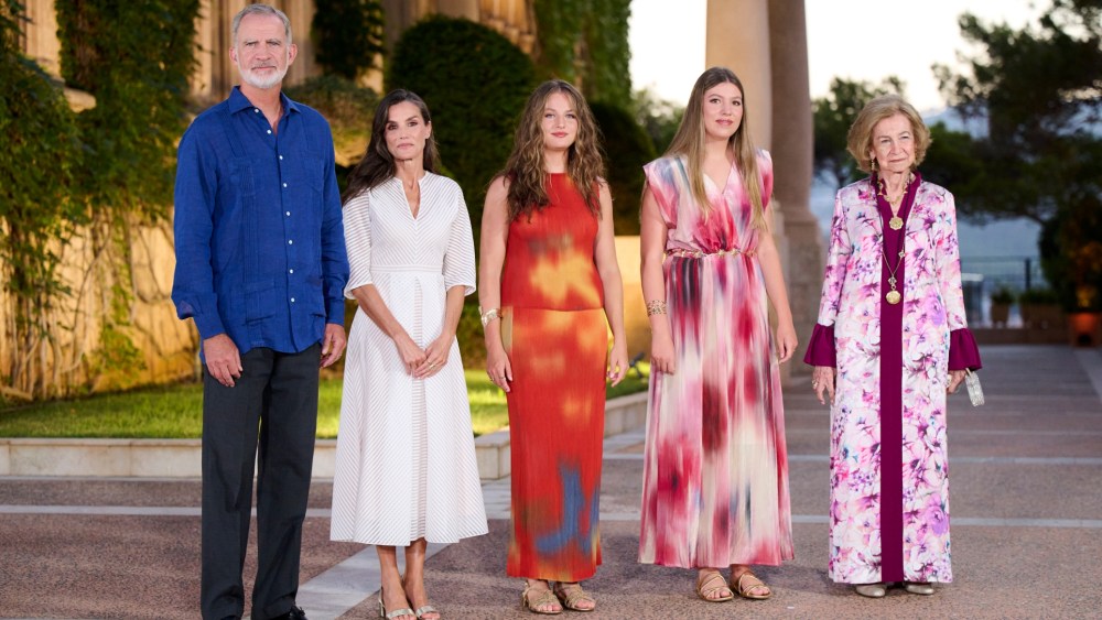 (L-R) King Felipe VI of Spain, Queen Letizia of Spain, Crown Princess Leonor of Spain, Princess Sofia of Spain and Queen Sofia host a dinner for authorities at the Marivent Palace on Aug. 4 in Palma de Mallorca, Spain.