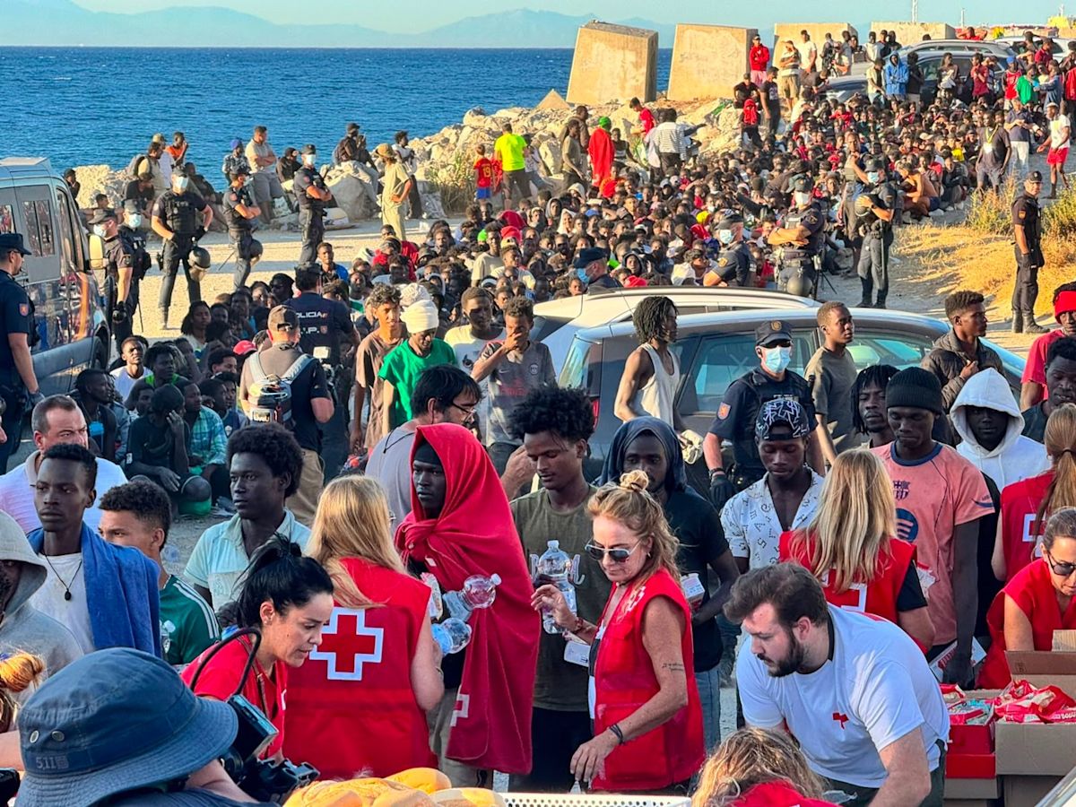 Spain gives Italy ultimatum to end border checks over Ceuta crisis