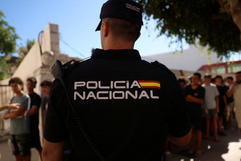 Spain to establish border controls on travellers from Italy amid migration dispute