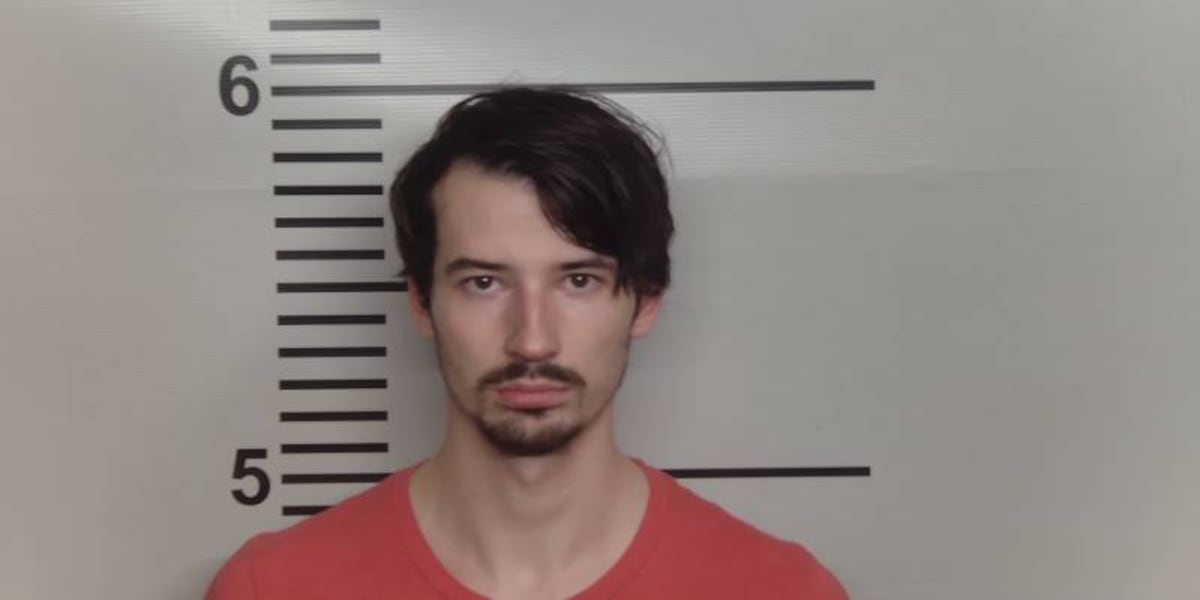 Louisville man charged after loading gun chamber, pointing weapon at neighbor