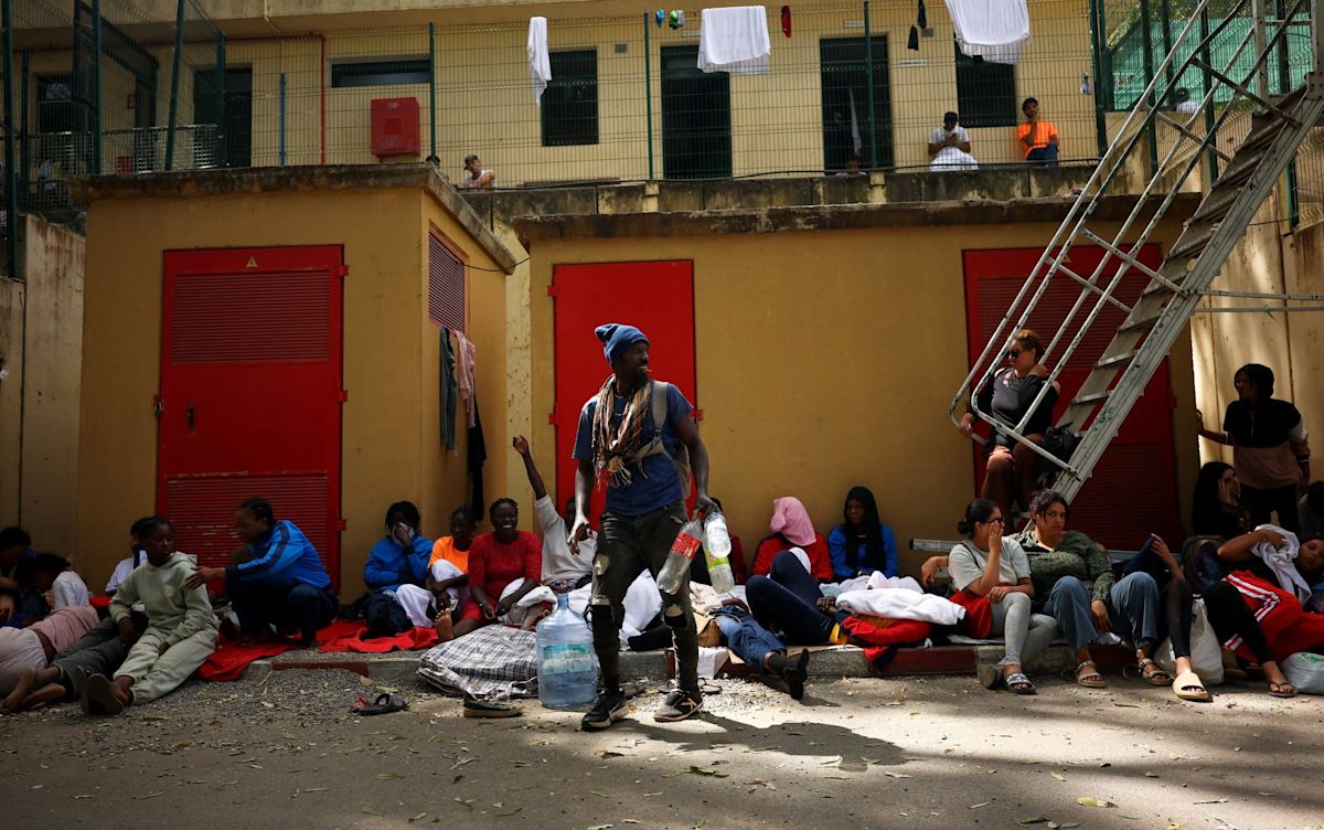 Spain to round up Ceuta migrants and hold them in warehouses