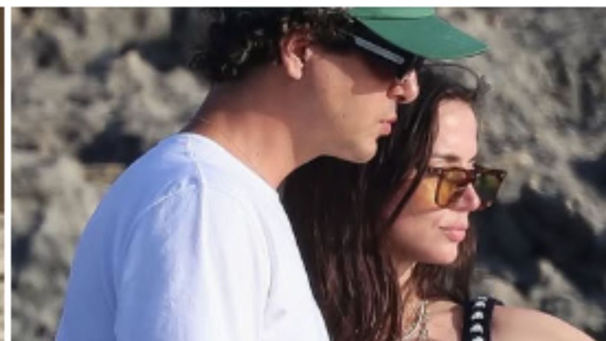 Ana de Armas Seen Kissing Rawayana Frontman Beto Montenegro During Spain Getaway