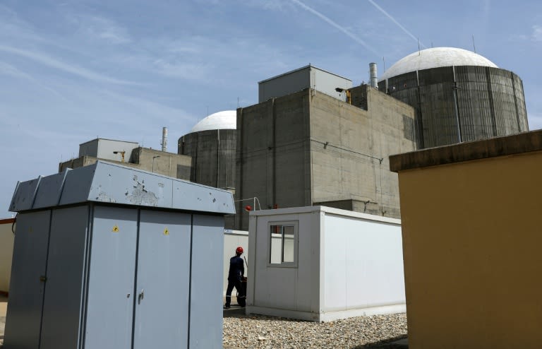 Spain extends largest nuclear plant in policy U-turn