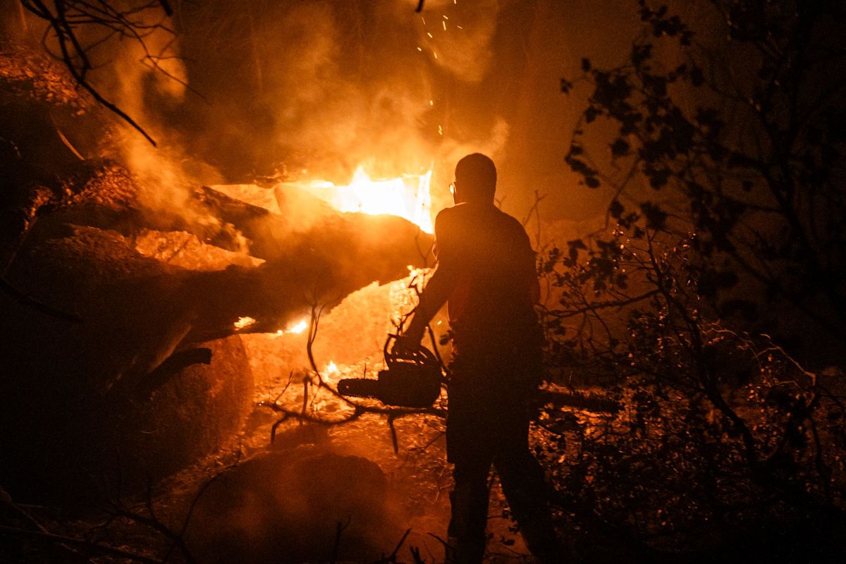 Further evacuations as Spain battles two major wildfires