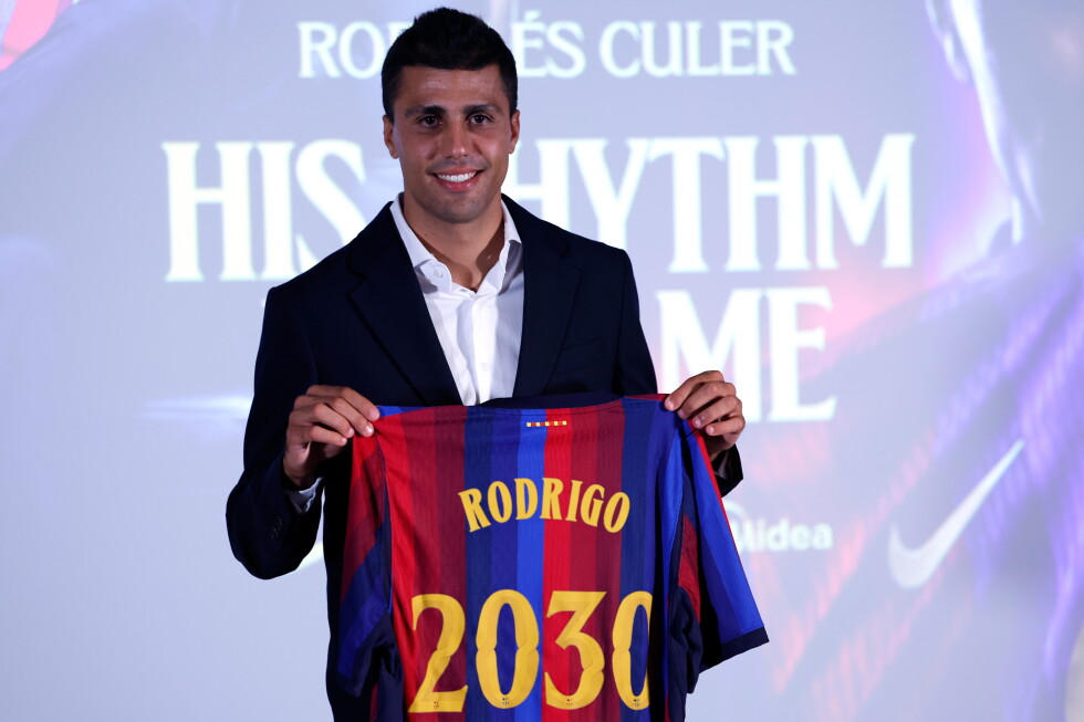Rodri arrives hailing Barcelona's soccer values after 'tough decision' to leave Man City