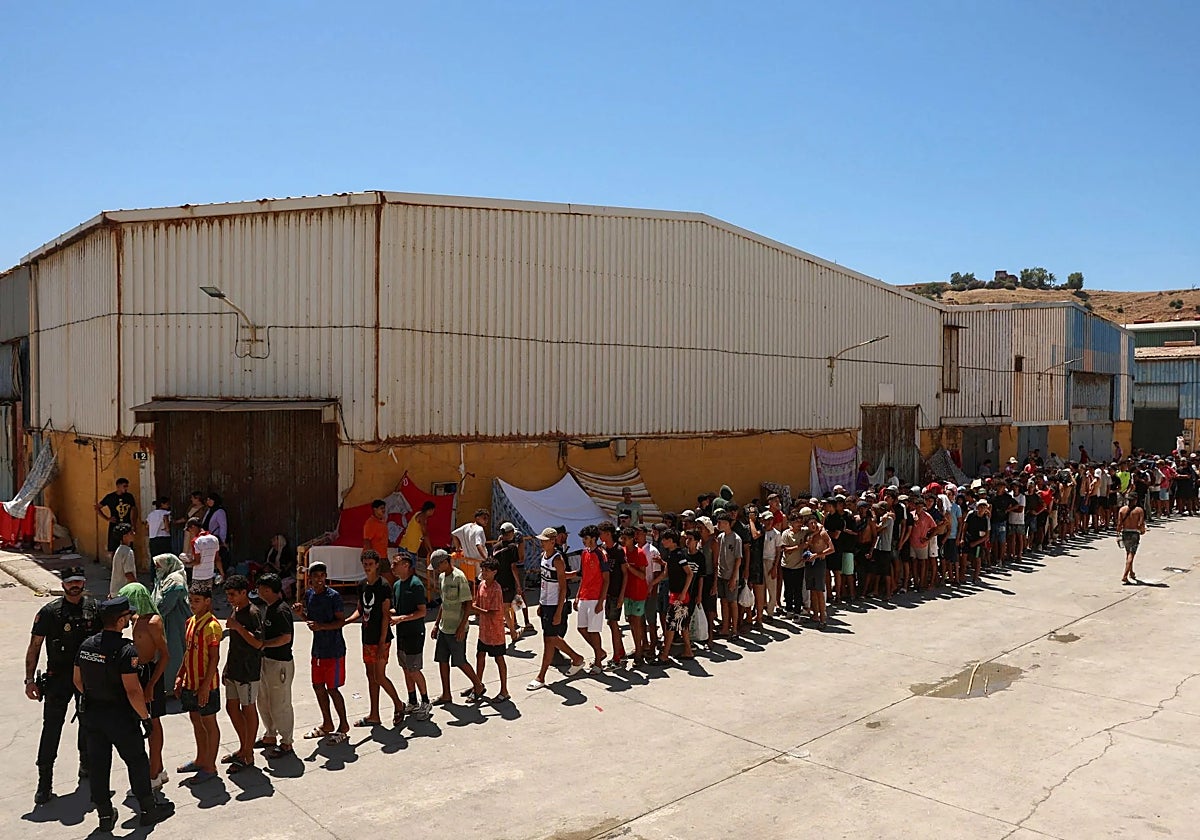Spain is working on transfer of 500 migrant girls from Ceuta to the mainland