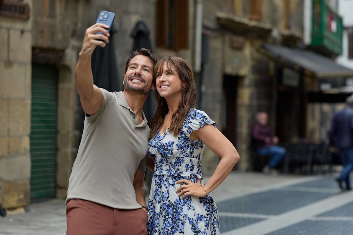 Chelsea Travels to Spain to Reconnect with Past Love in 'Paris is Always a Good Idea'