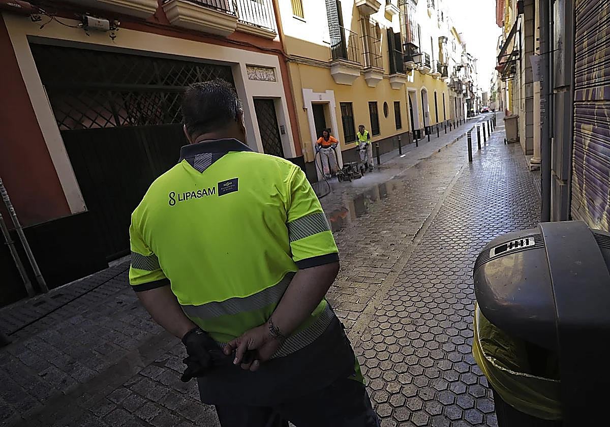 Seville street cleaners offered 1,600-euro bonus in bid to tackle absenteeism